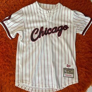 Mitchell & Ness Chicago Bulls 1966-67 Hardwood Classics Baseball Jersey